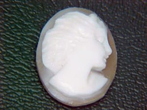 Cameo Shell 11.6x9mm 2.03crts