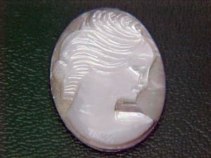 Cameo Shell 18×13.5mm 4.65crts