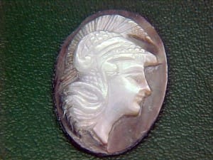 Cameo Shell 18x13mm 5.61crts