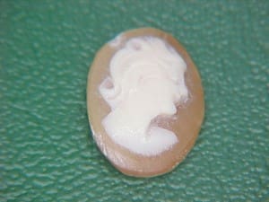 Cameo Shell 8.7×6.8mm 2.00crts