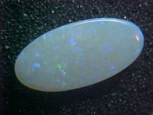 Opal Oval 18.75x9mm 2.75crts