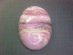 Opal Peruvian Pink Oval 30x23mm 40crts