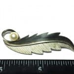 Modern White Pearl Long Feather 925 Silver Pin