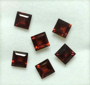 Garnet Square Cut 5mm (6 Pcs)