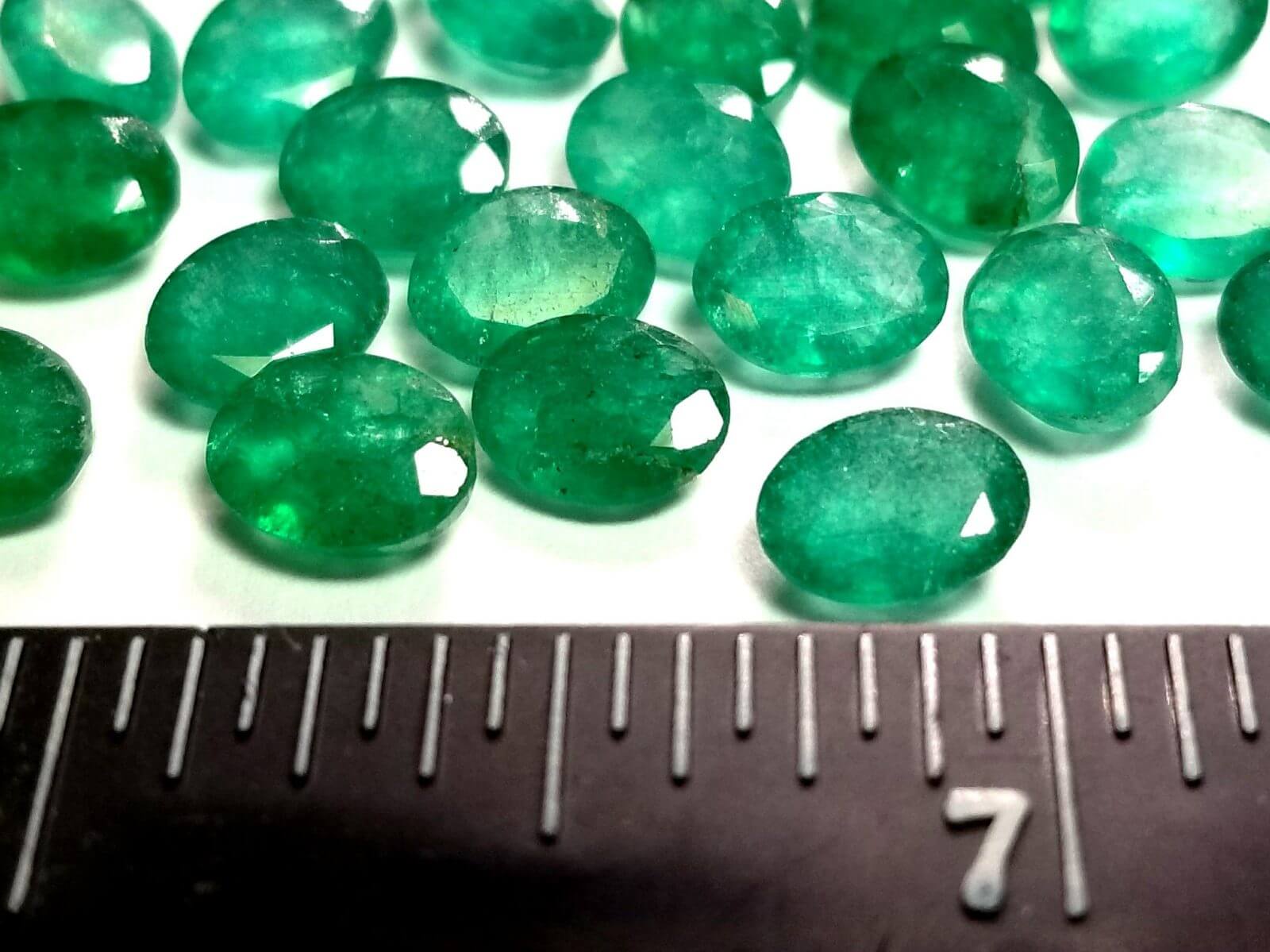 Emerald Oval 8x6mm (1 Pcs) - Image 3