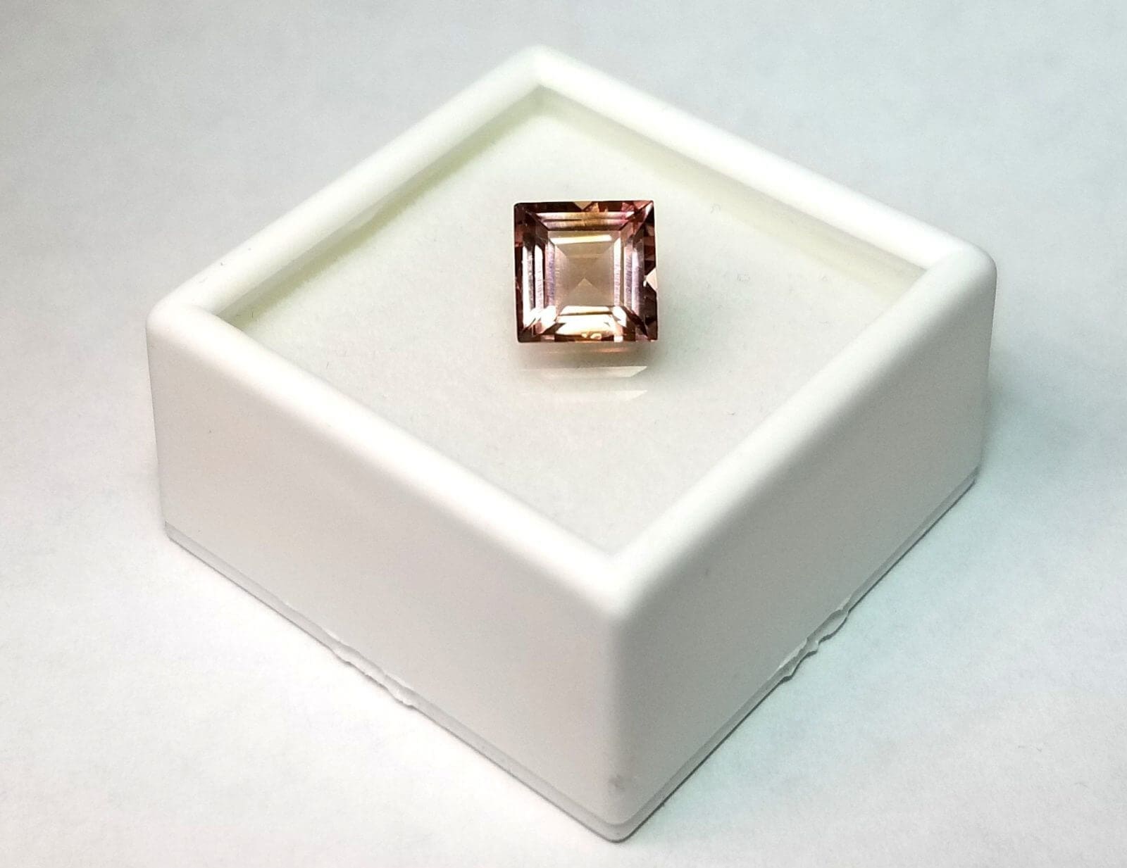 Tourmaline Rose Pink Square 8mm 2.90Crts - Image 3