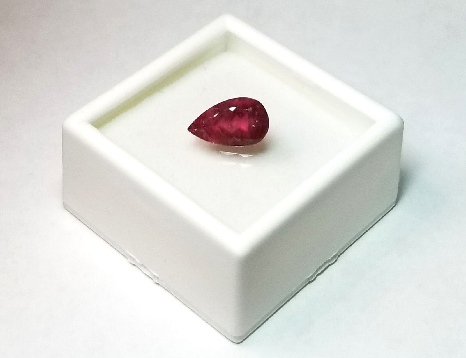 Tourmaline Rubellite Pear 12x7mm 2.50Crts - Image 3