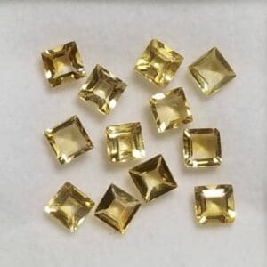 Citrine Square 4mm (12Pcs)