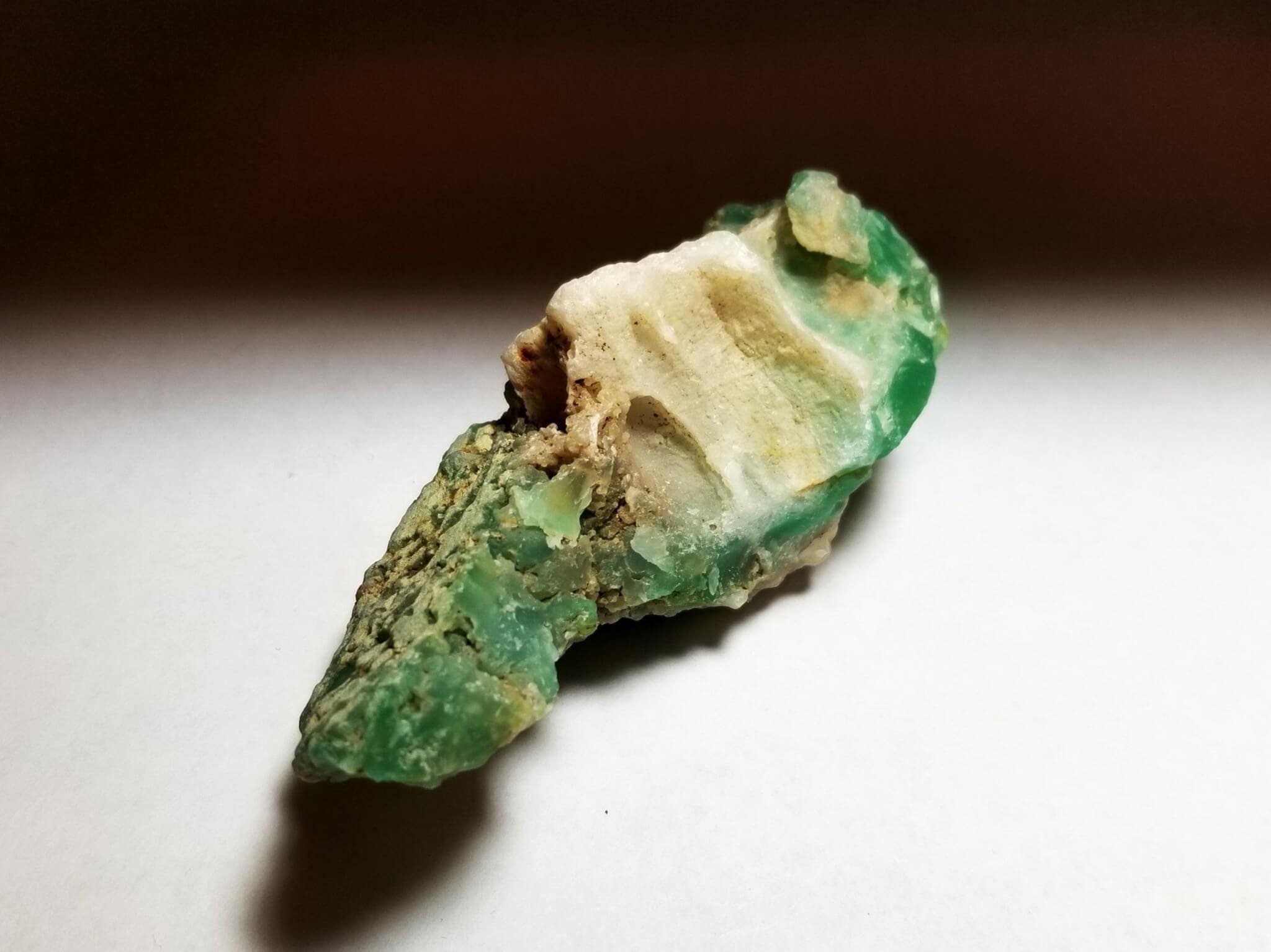 (J7) Chrysoprase Marlborough Australia Specimen 3.5"Lx1.5"Wx1.50"H 106Grams - Image 4
