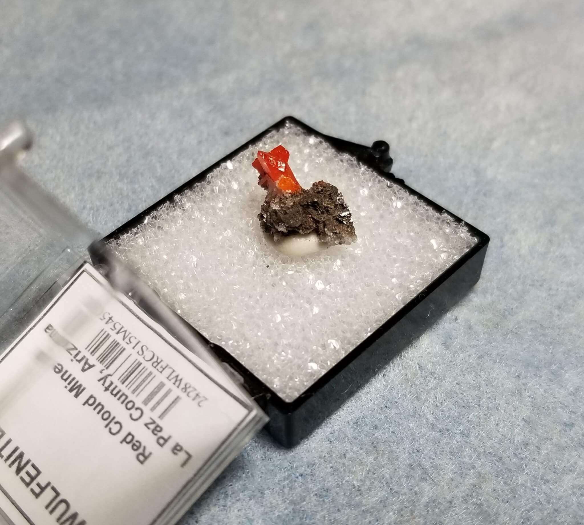 Wulfenite Specimen Thumbnail 15.5x10mm 5.45Crts - Image 5