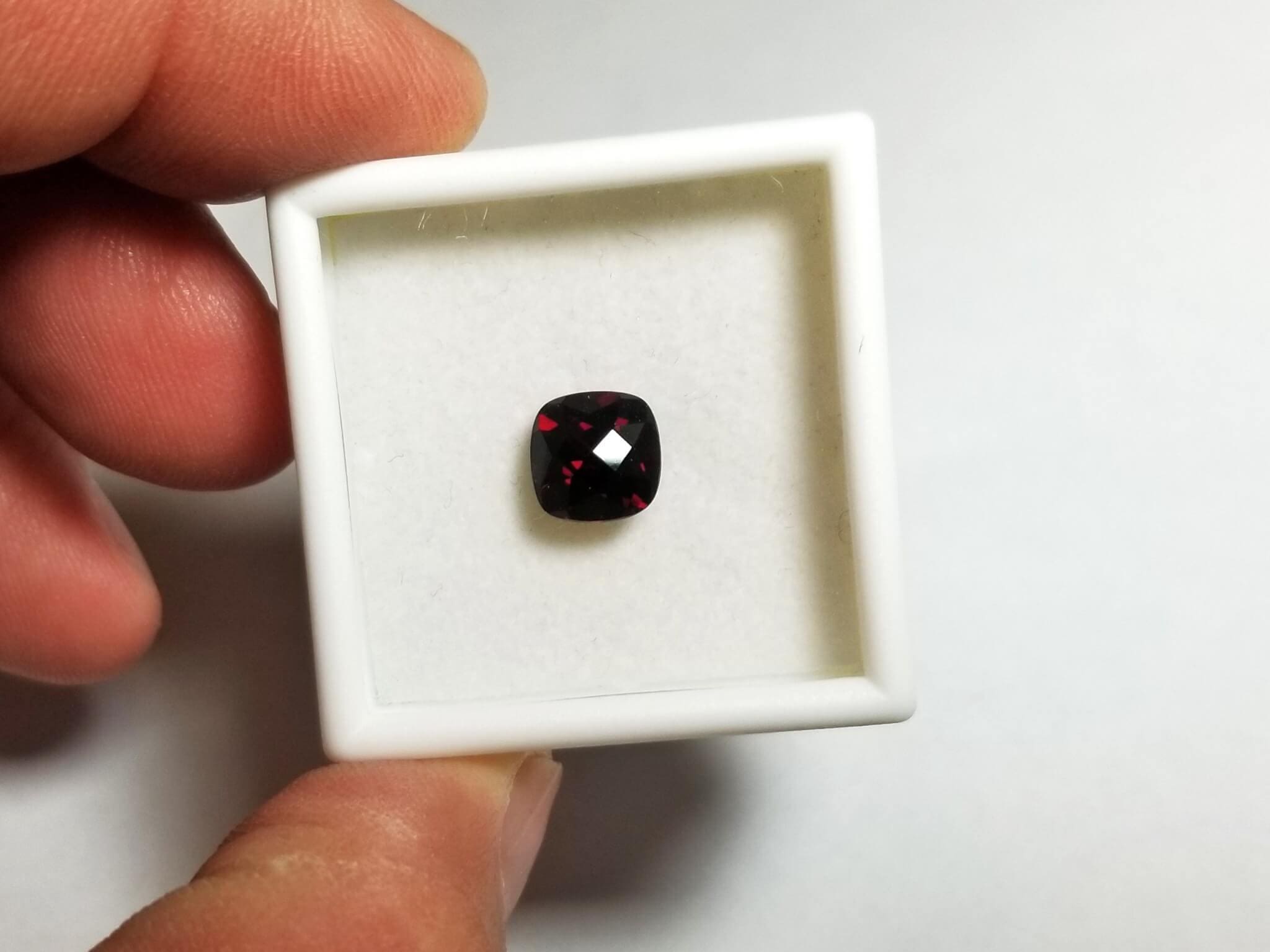Garnet Cushion Cut Checkerboard Top 8mm 3.00Crts - Image 3
