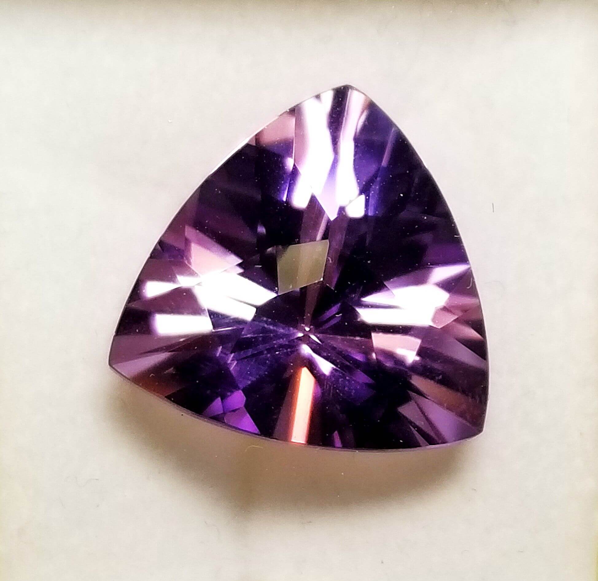 Amethyst Trillion Fantasy Cut 17mm 13.20Crts