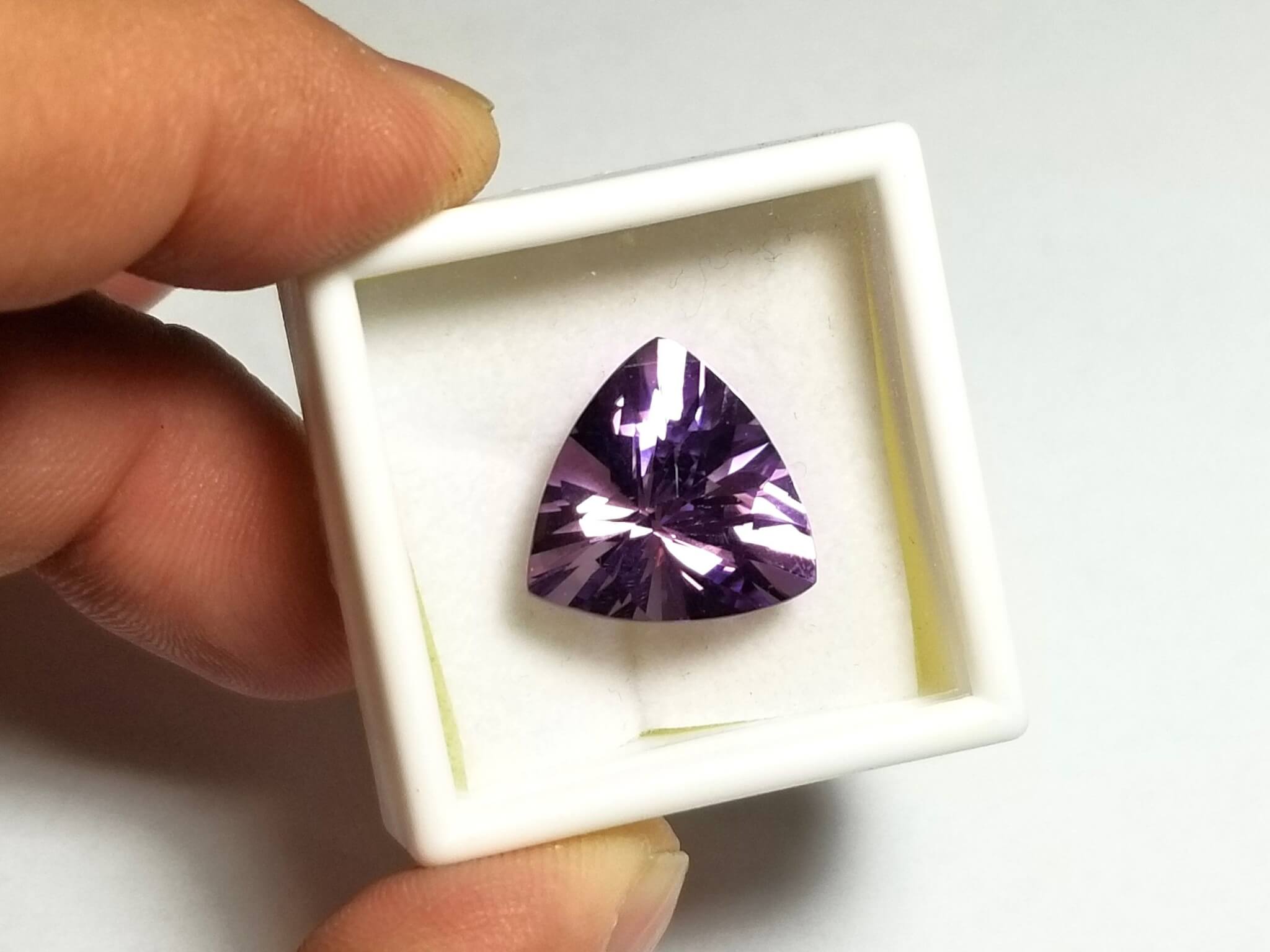 Amethyst Trillion Fantasy Cut 17mm 13.20Crts - Image 3