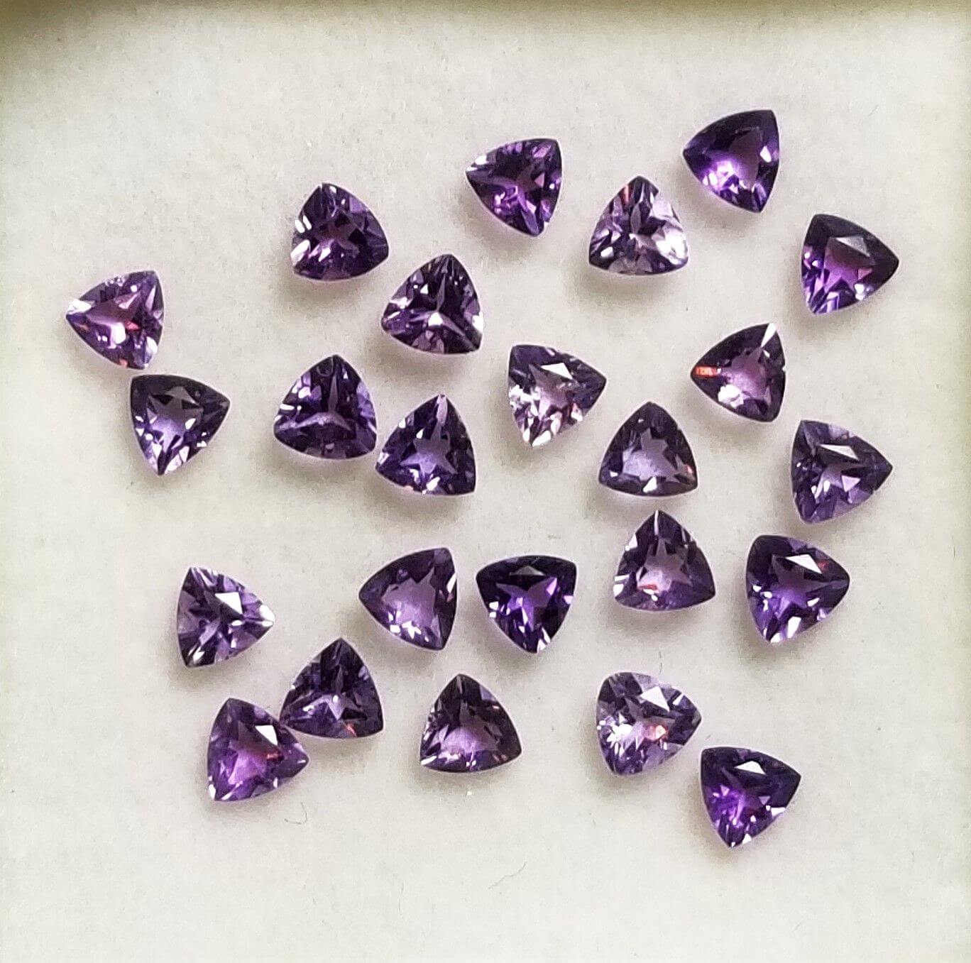 Amethyst Trillion 3mm (24Pcs)