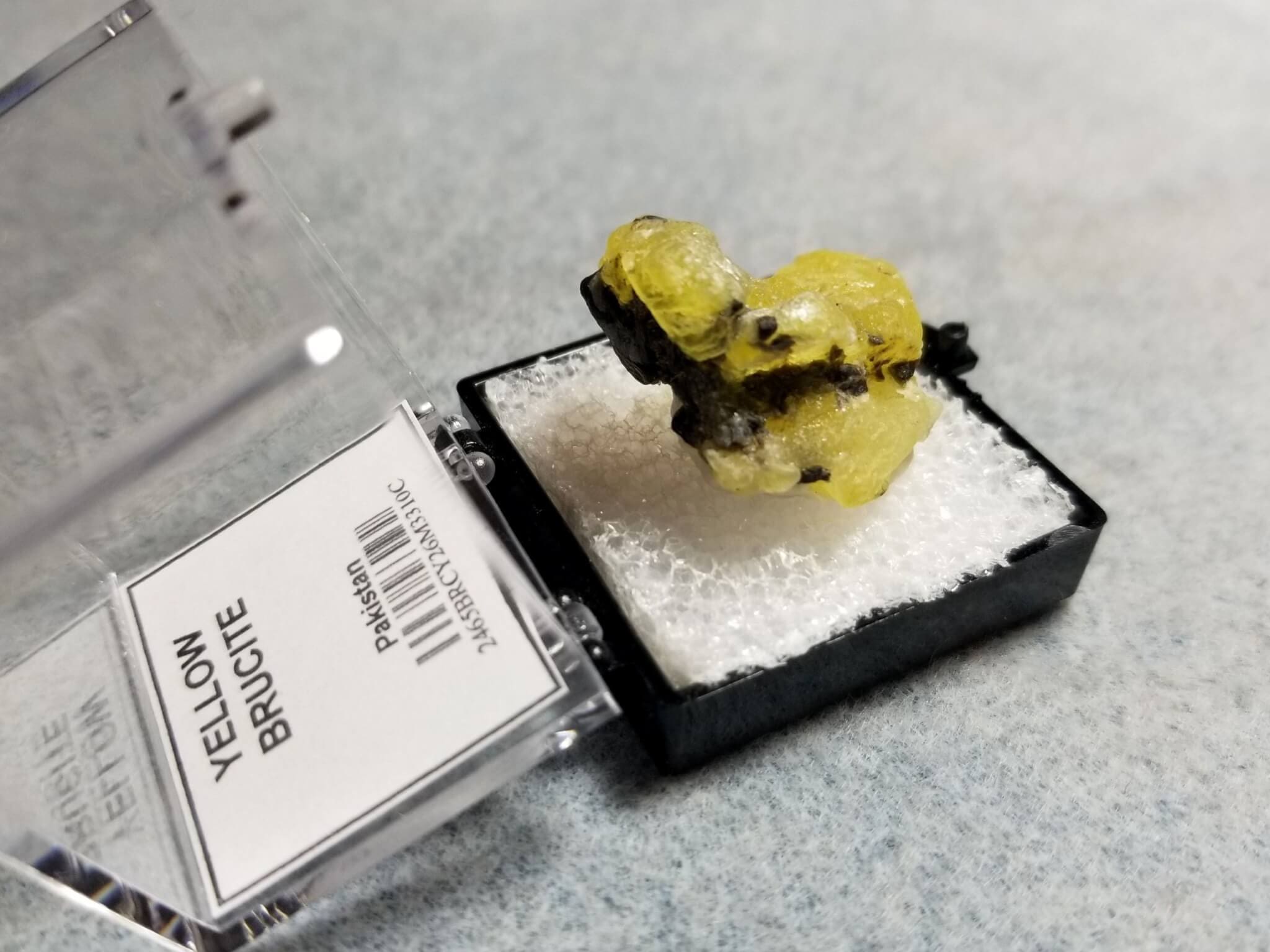 (E7)Brucite Yellow (Pakistan) Specimen Thumbnail 26x20mm 33.10Crts - Image 4