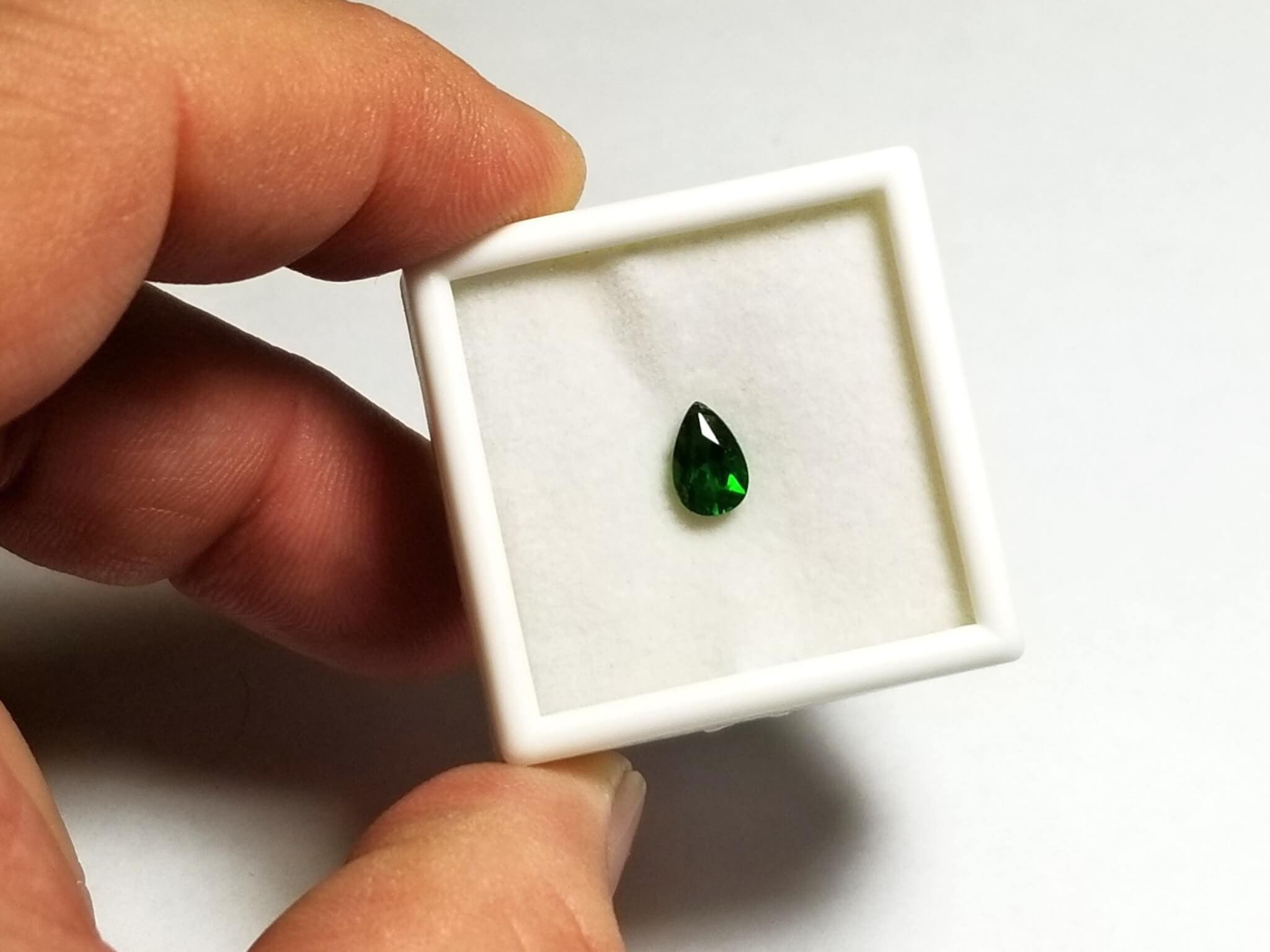 Chrome Diopside (Russian) 8x5mm 0.95Crts - Image 3