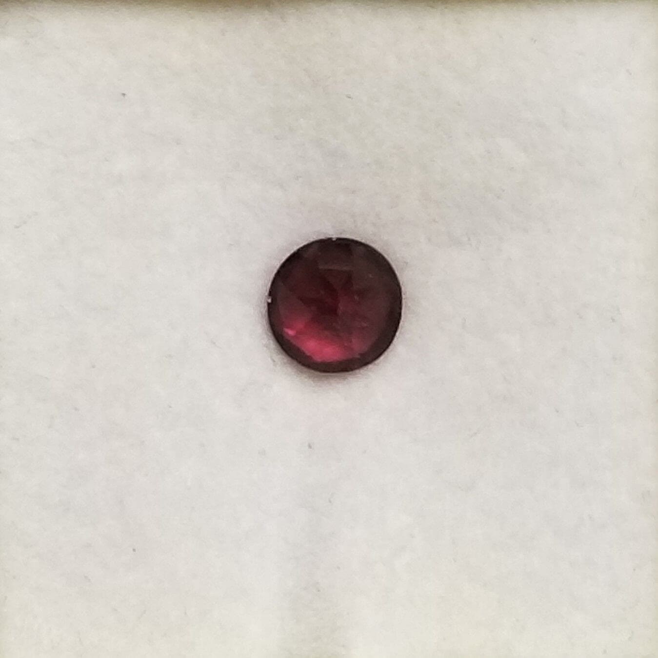 Garnet Raspberry Madagascar Round 6mm 1.04Crts - Image 2