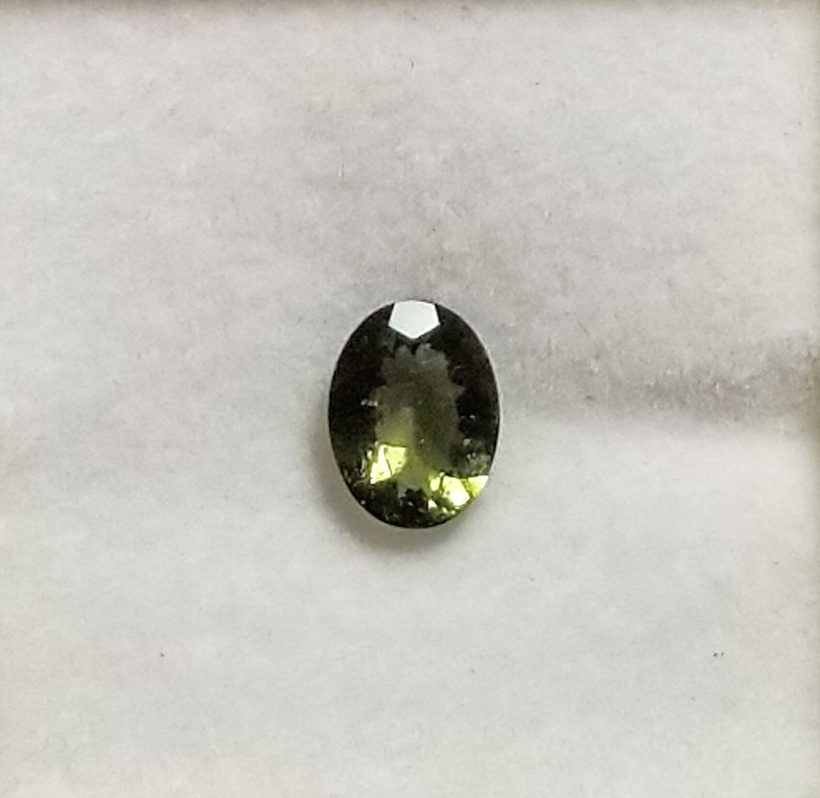 Moldavite Oval 8x6mm 0.78Crts
