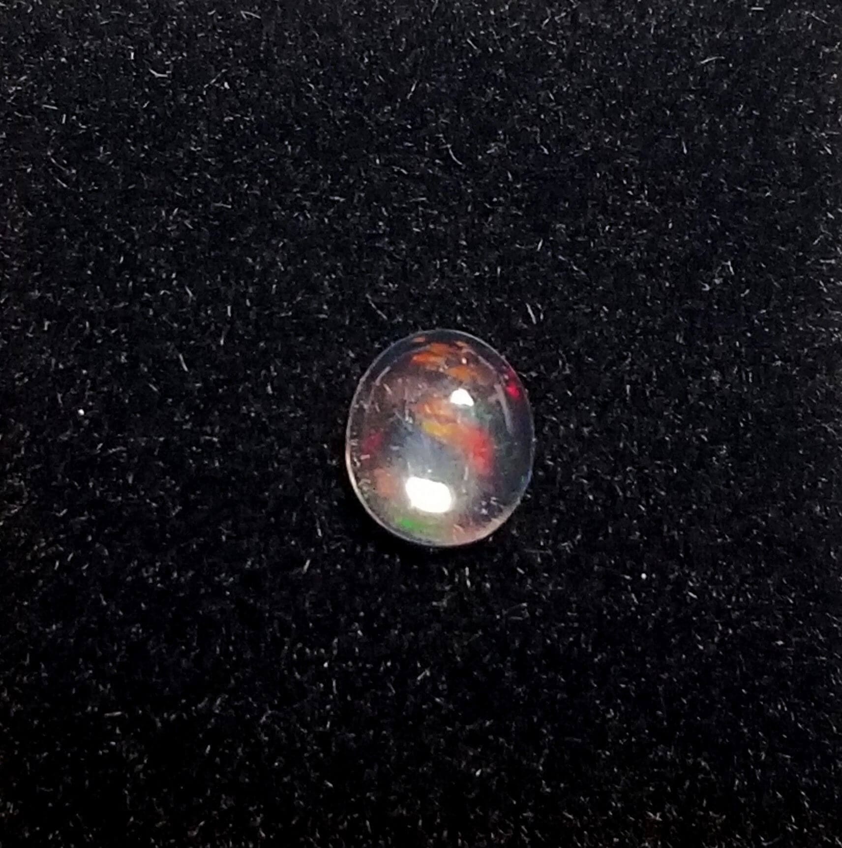 Opal Mexican Oval Cabochon 7.3x6.3mm 0.76crts