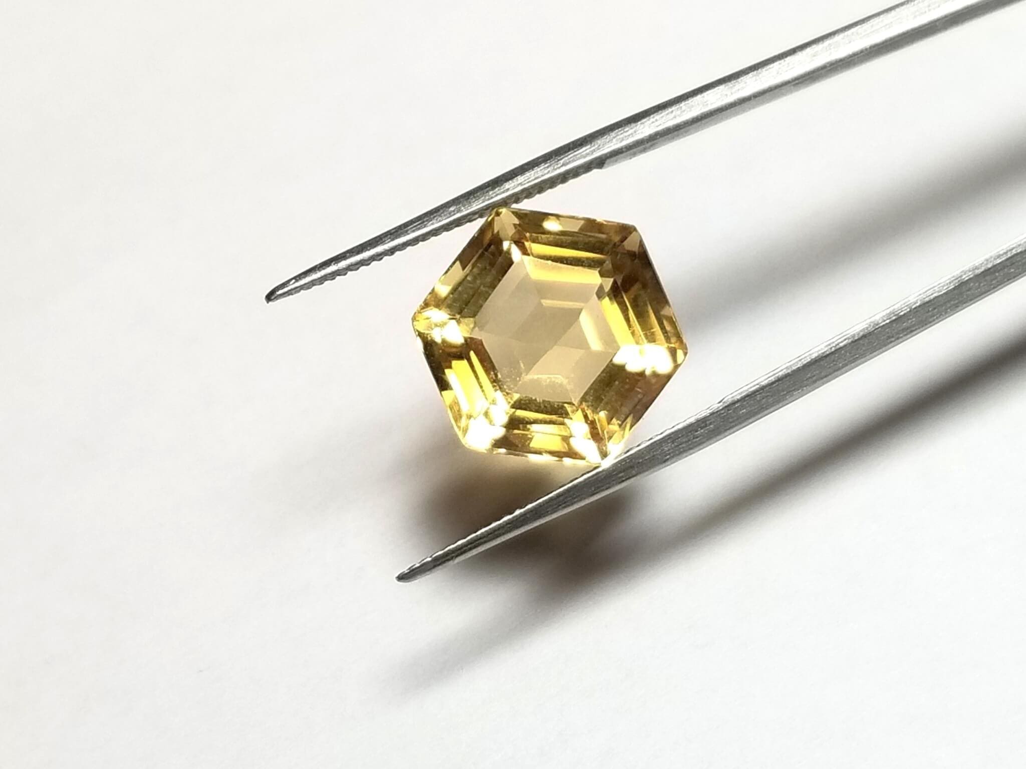 Citrine Hexagon 11.5mm 6.60crts - Image 4