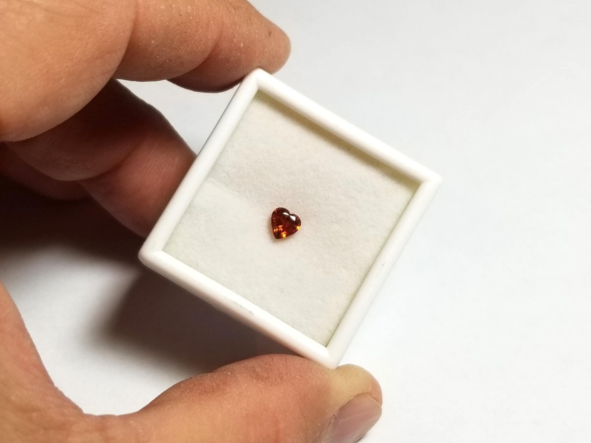 Garnet Spessartite Heart 5mm 0.53crts - Image 3