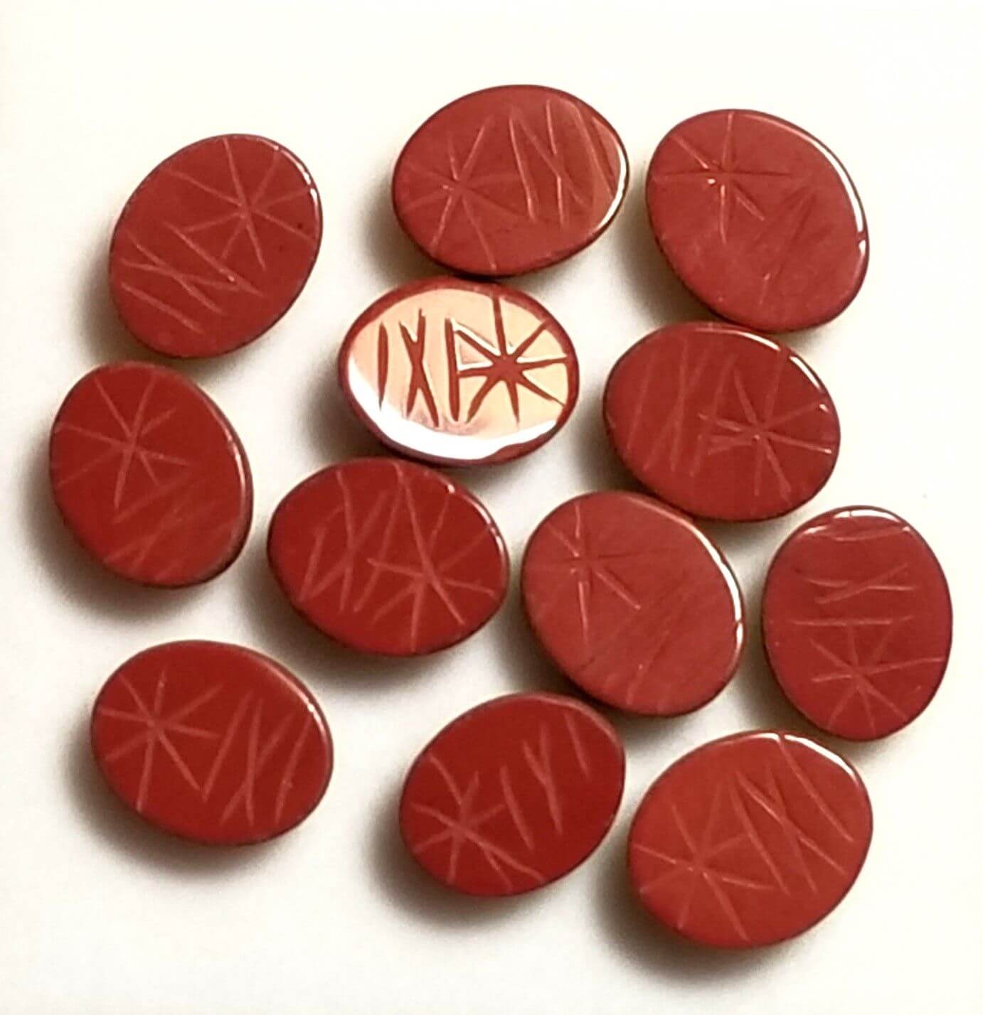 (G4) Jasper Red-brown Oval Cabochon Hand-Carved Scarab 10x8mm (12Pcs) - Image 2
