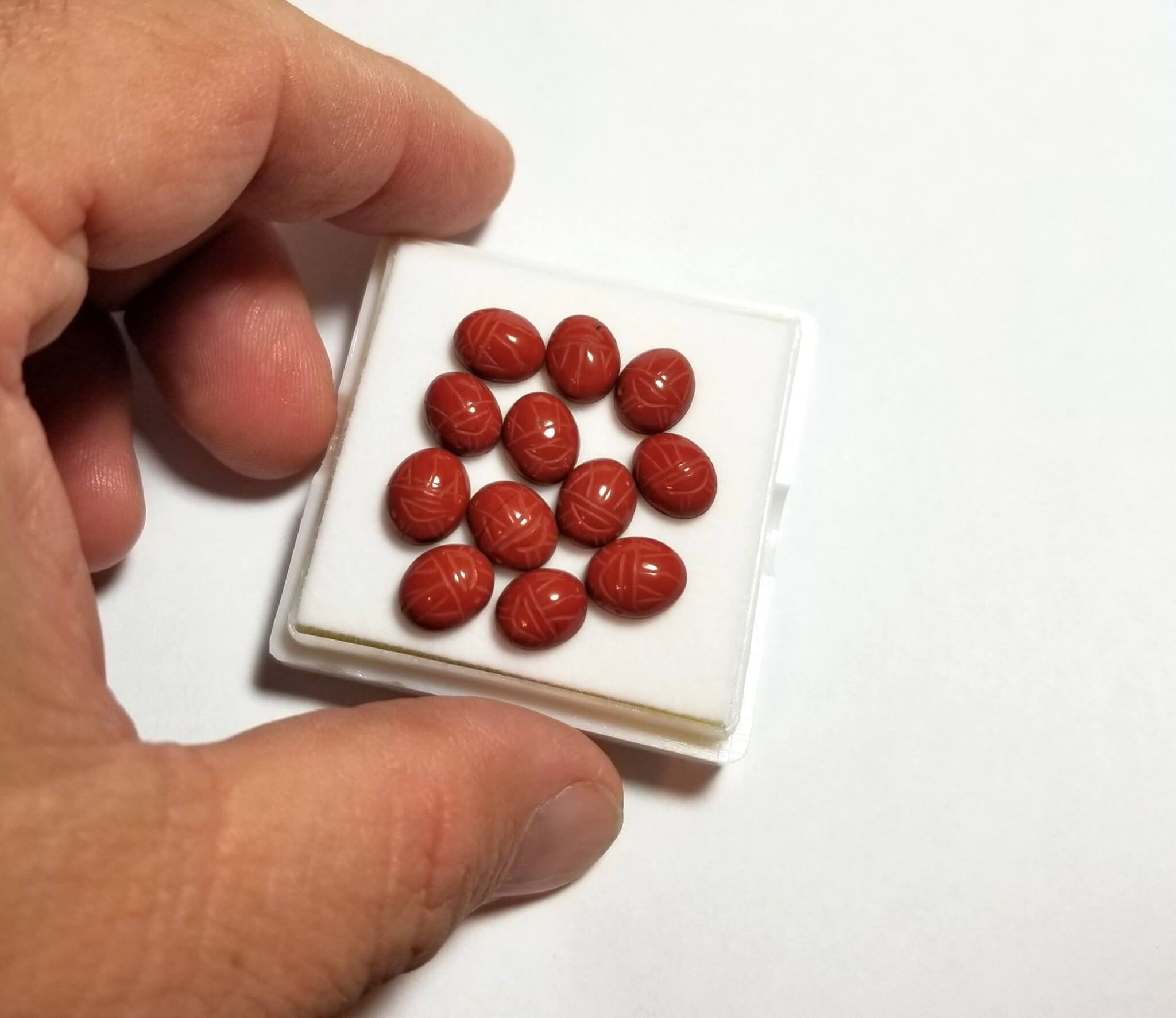 (G4) Jasper Red-brown Oval Cabochon Hand-Carved Scarab 10x8mm (12Pcs) - Image 3