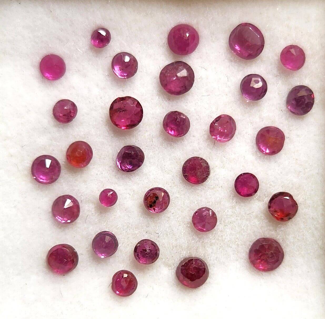 (J5) Ruby Round 2-3mm (30Pcs) - Image 2
