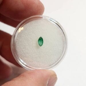(A7) Emerald Marquise 5x3mm 0.21Crts