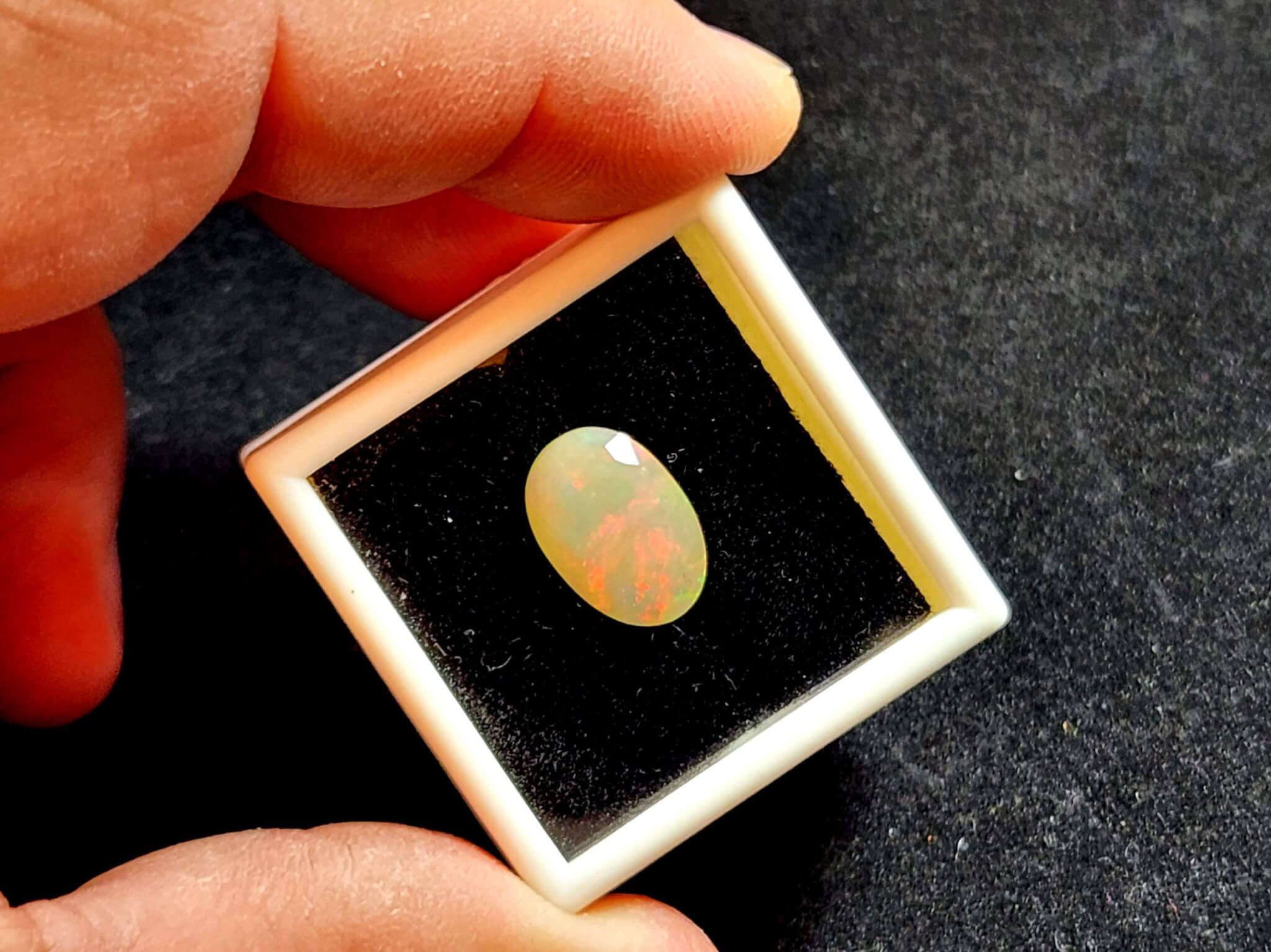 Opal Ethiopian Oval Faceted 14x9.7mm 3.64crts - Image 3