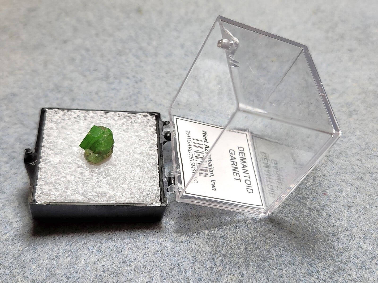 (L3) Garnet Demantoid (Irannn) Specimen Thumbnail 9.6mm x 8.5mm #510 - Image 4