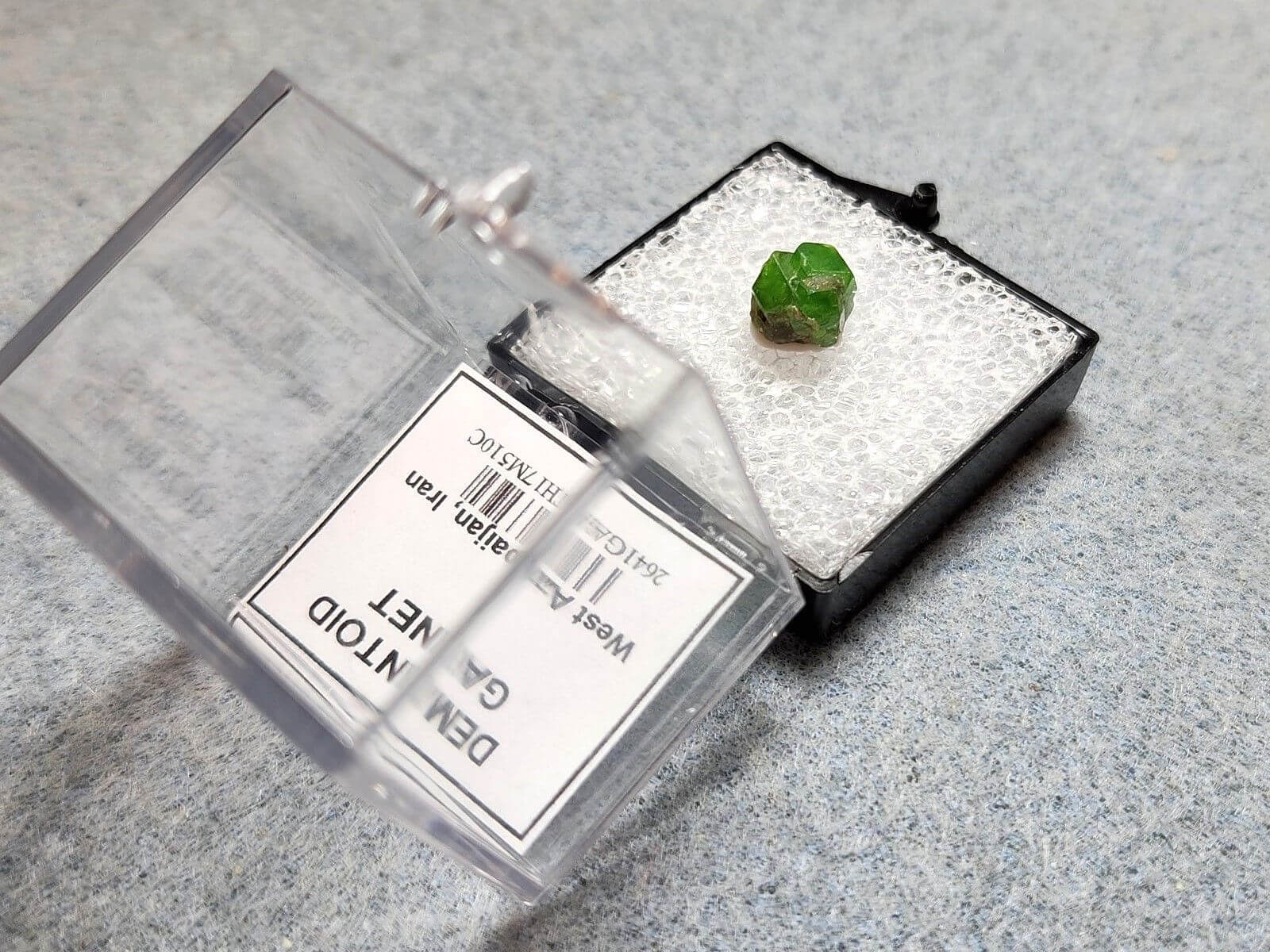 (L3) Garnet Demantoid (Irannn) Specimen Thumbnail 9.6mm x 8.5mm #510 - Image 5