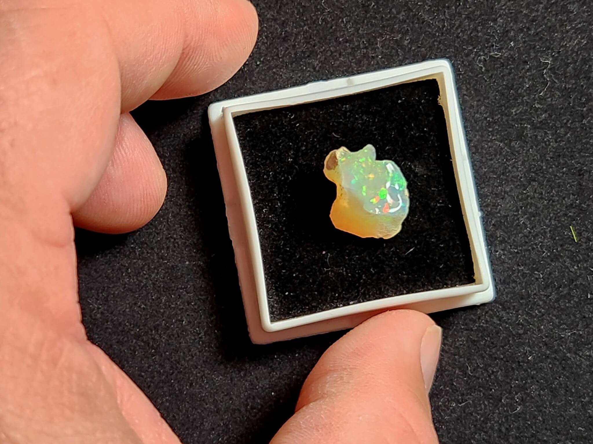 Opal Ethiopian Rough 14x10mm 5.22crts - Image 3