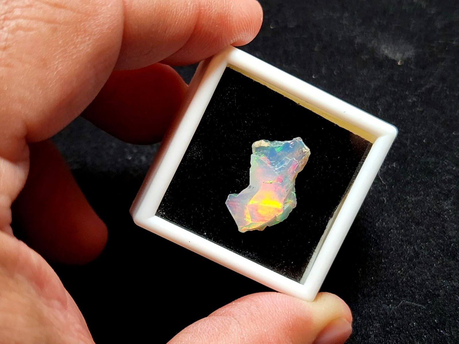Opal Ethiopian Rough 20.5x12mm 3.50crts - Image 3