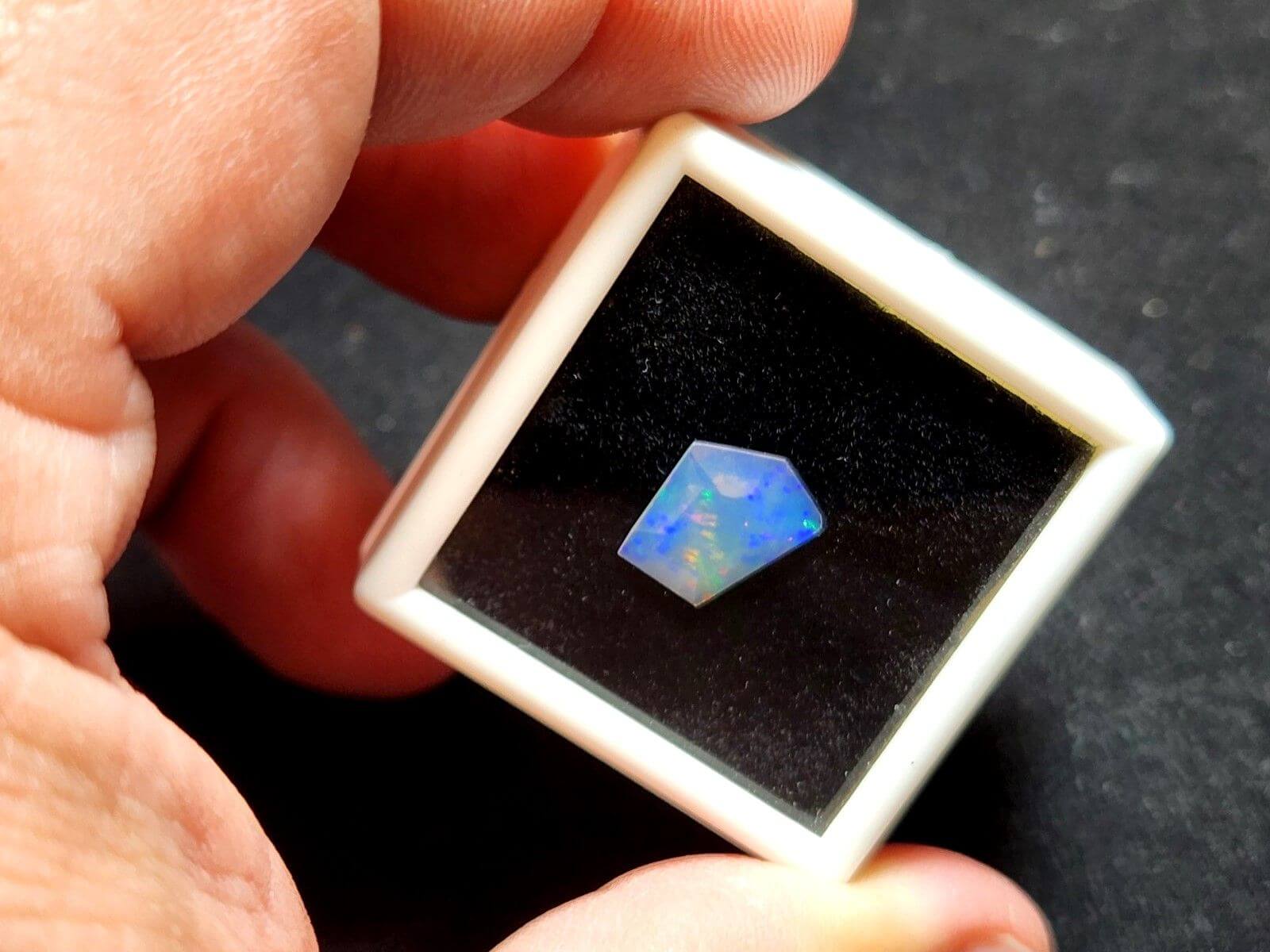Opal Australian (Top Crystal) Faceted Fantasy Freeform 12x9mm 1.54Crts - Image 3
