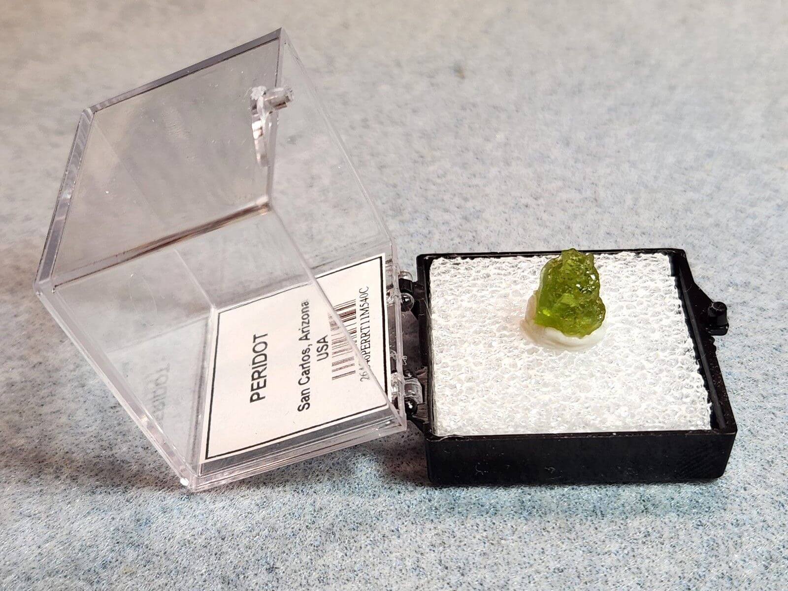 Peridot Arizona Specimen Thumbnail 11x7.5mm #540 - Image 3