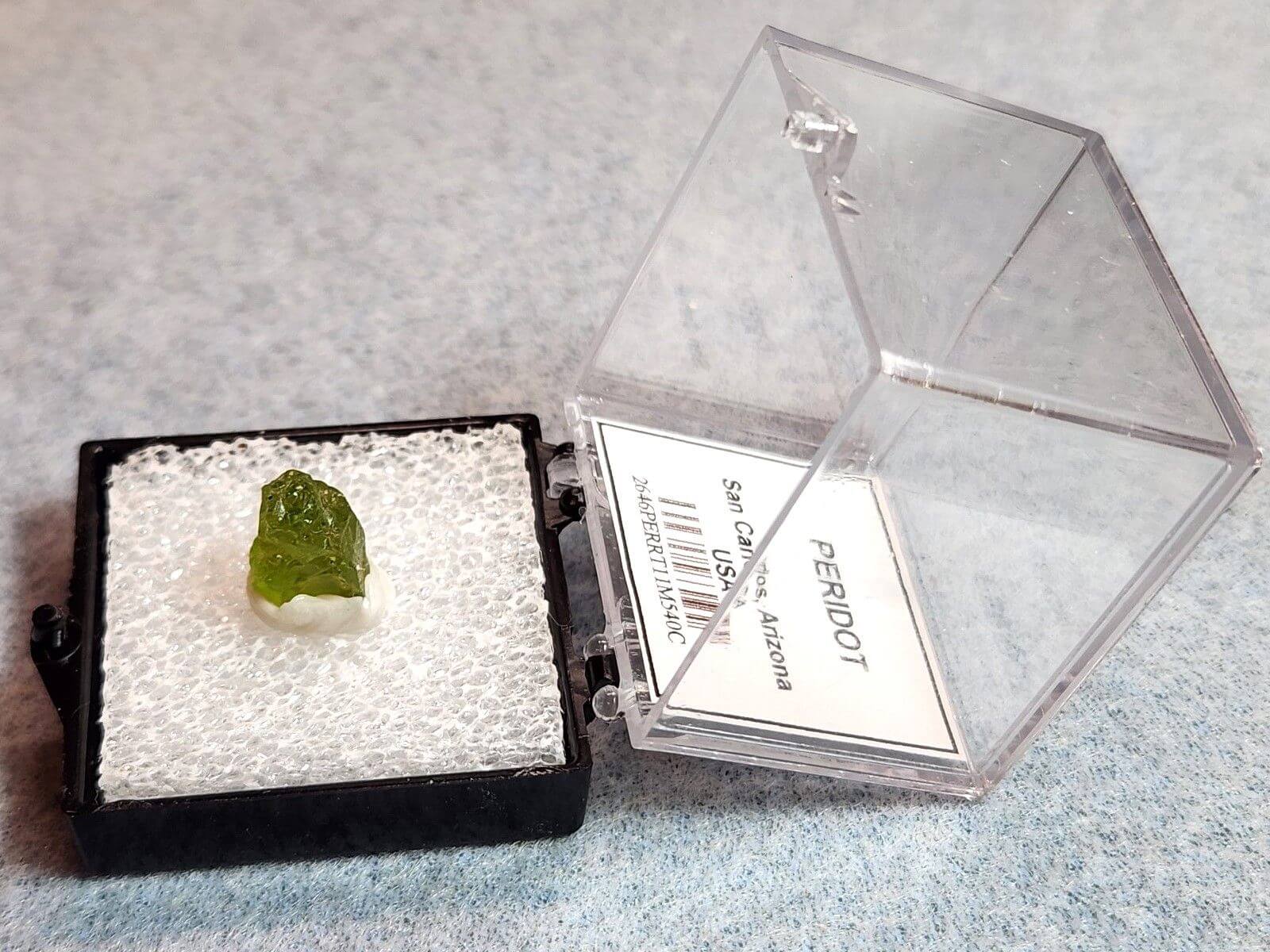 Peridot Arizona Specimen Thumbnail 11x7.5mm #540 - Image 4