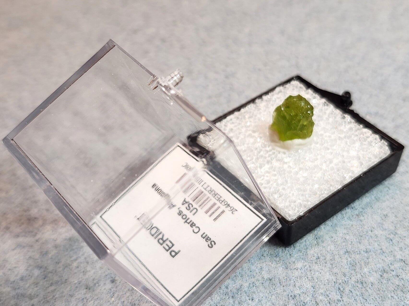 Peridot Arizona Specimen Thumbnail 11x7.5mm #540 - Image 5