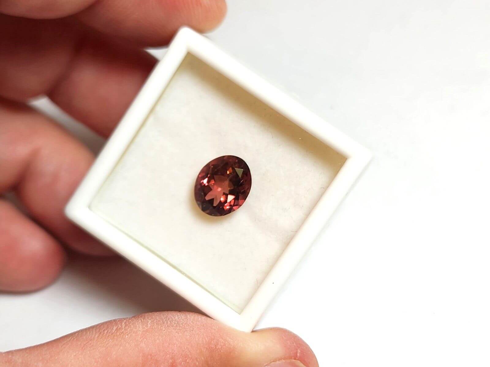 Tourmaline Cranberry Oval 10.75x9mm 3.39Crts - Image 3