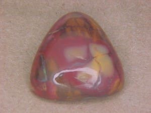 Mookaite Triangle Cabochon 17x16mm 12.05crts