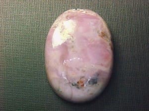 Opal Peruvian Pink Oval 40×28.5mm 78crts