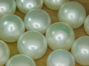 Pearl Button White Round 10mm (1 Pcs)