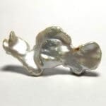 Pearl Freshwater White Baroque 42x21mm 15.82Crts